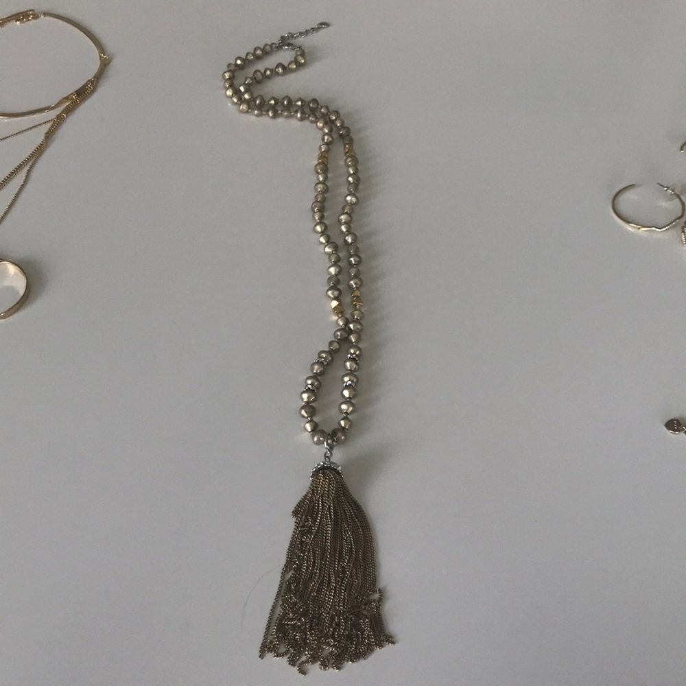 Stella and dot tassel necklace